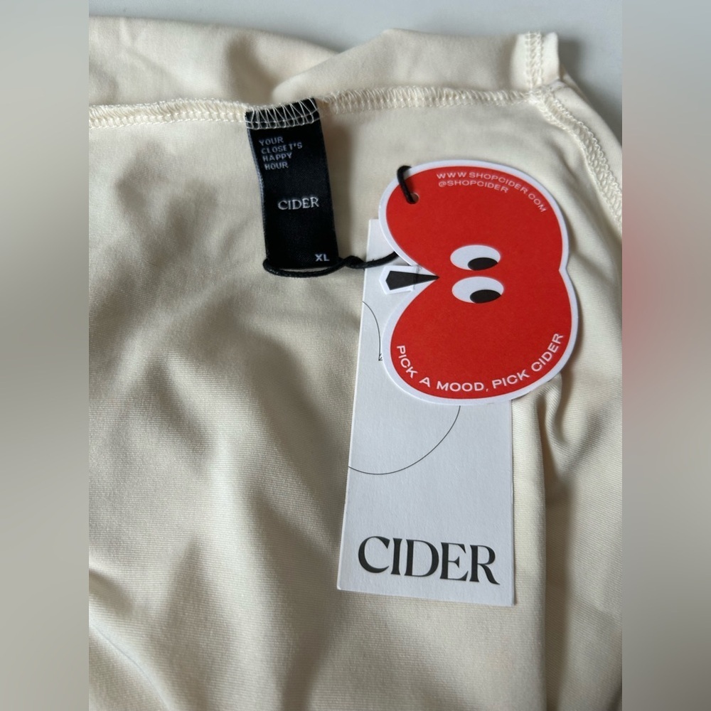 NWT CIDER OFF THE SHOULDER VERSATILE BODYSUIT XL Workhorse piece, offers options - Picture 8 of 12